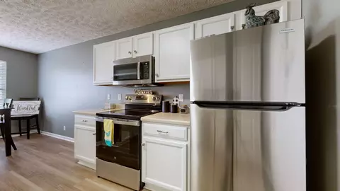 Kitchen - 1241 Mac Duff Dr, Murfreesboro, TN 37128 photo 2 of 3