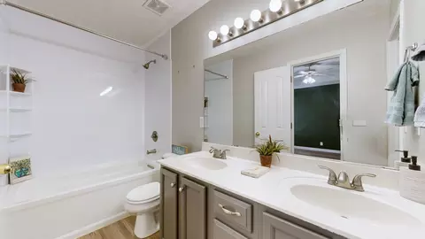 Bath - 1241 Mac Duff Dr, Murfreesboro, TN 37128 photo 1 of 2