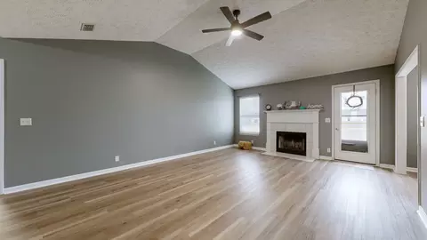 Living - 1241 Mac Duff Dr, Murfreesboro, TN 37128 photo 1 of 2