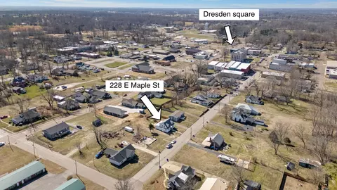 View/Area - 228 E Maple St, Dresden, TN 38225 photo 2 of 2