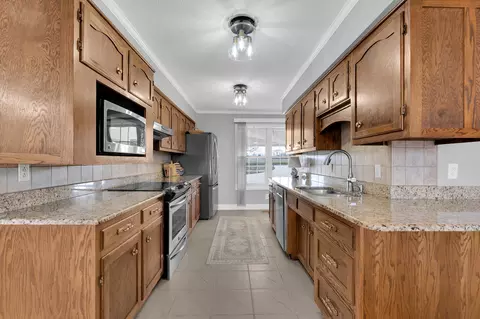 Kitchen - 182 Loop Dr, Winchester, TN 37398 photo 1 of 4