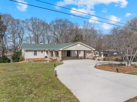 Exterior - 182 Loop Dr, Winchester, TN 37398 photo 3 of 5