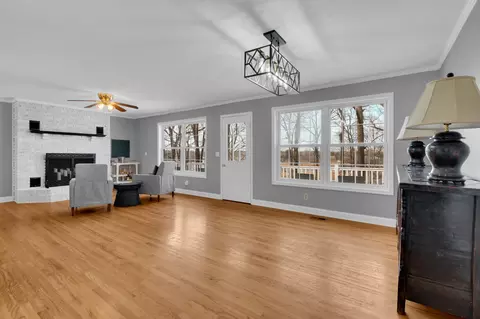 Living - 182 Loop Dr, Winchester, TN 37398 photo 3 of 7