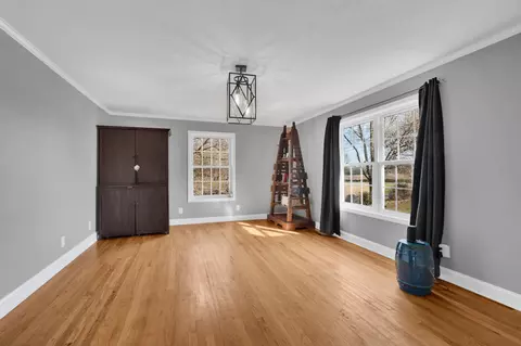 Living - 182 Loop Dr, Winchester, TN 37398 photo 1 of 7