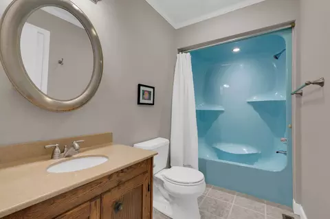 Bath - 182 Loop Dr, Winchester, TN 37398 photo 1 of 4