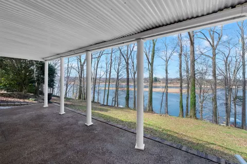 Exterior - 182 Loop Dr, Winchester, TN 37398 photo 2 of 5