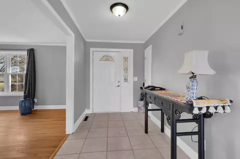 Entry Way - 182 Loop Dr, Winchester, TN 37398 photo 1 of 2