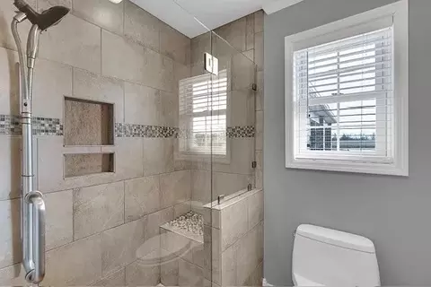 Bath - 182 Loop Dr, Winchester, TN 37398 photo 3 of 4