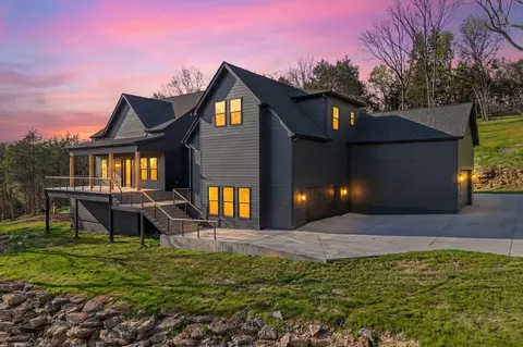 1480 Jacobs Rd, Columbia, TN 38401