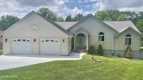 14 Needham Ter, Crossville, TN 38558