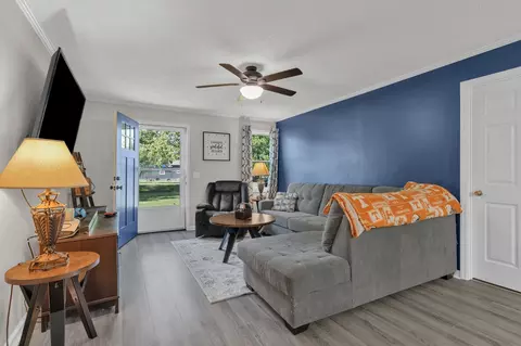 1012 Gifford Ln, Bethpage, TN 37022