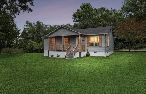 1297 Buncombe Rd, Belvidere, TN 37306