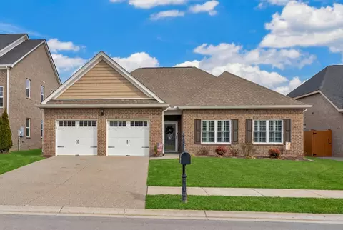 1326 Whispering Oaks Dr, Lebanon, TN 37090