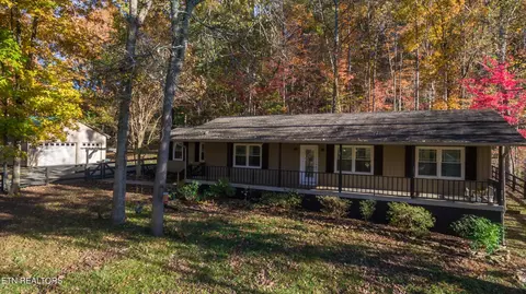 1814 N Campbell Station Rd, Knoxville, TN 37932