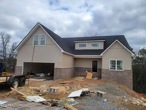 210 English Oak Ln, Lenoir City, TN 37771