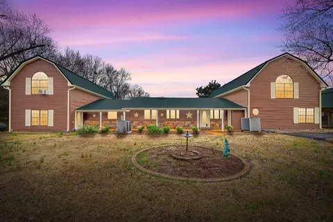 369 Holiday Acres Dr, Springville, TN 38256