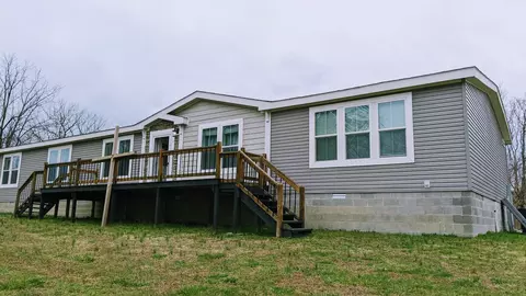 531 Pea Ridge Rd, Chestnut Mound, TN 38552