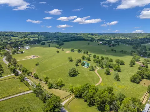 1722 Dodson Rd # B, Columbia, TN 38401