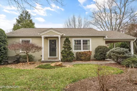 1327 Calderwood Ave, Maryville, TN 37801
