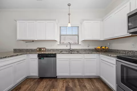 Kitchen - 1113 Dunkirk Ln, Murfreesboro, TN 37129 photo 3 of 3