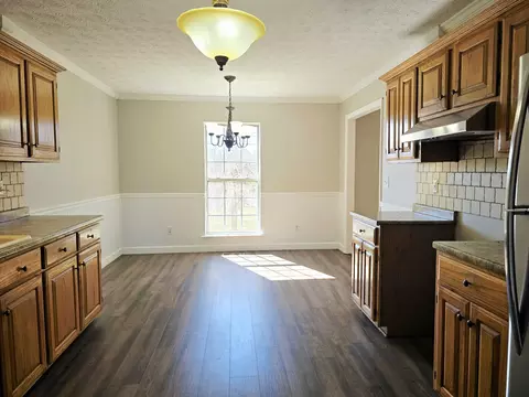 Kitchen - 1381 Tom Grissom Rd, Morrison, TN 37357 photo 2 of 5