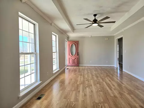 Living - 1381 Tom Grissom Rd, Morrison, TN 37357 photo 2 of 2