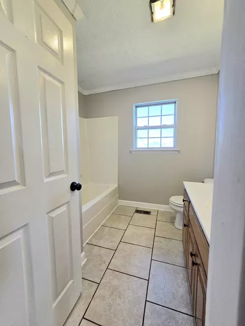 Bath - 1381 Tom Grissom Rd, Morrison, TN 37357 photo 4 of 5