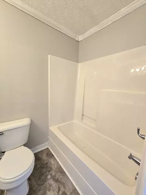 Bath - 1381 Tom Grissom Rd, Morrison, TN 37357 photo 2 of 5