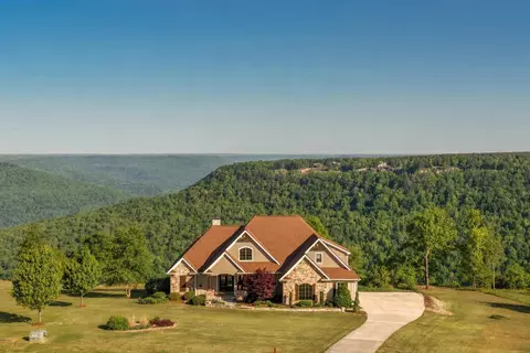 985 Sunset Cir, Jasper, TN 37347