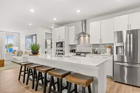 Kitchen - 1321 Essem Dr, Murfreesboro, TN 37130 photo 2 of 6