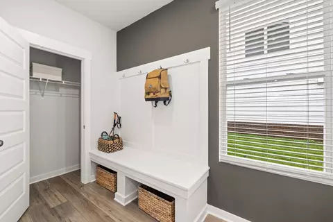 Entry Way - 1321 Essem Dr, Murfreesboro, TN 37130 photo 9 of 17