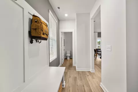 Entry Way - 1321 Essem Dr, Murfreesboro, TN 37130 photo 10 of 17