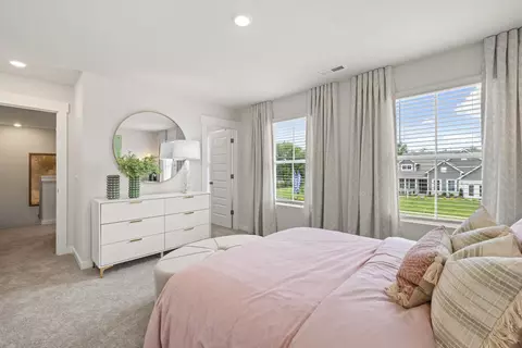 Bedroom - 1321 Essem Dr, Murfreesboro, TN 37130 photo 13 of 19