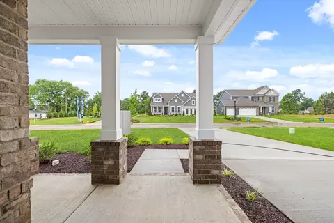 Exterior - 1321 Essem Dr, Murfreesboro, TN 37130 photo 6 of 9