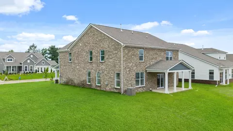 Exterior - 1321 Essem Dr, Murfreesboro, TN 37130 photo 8 of 9