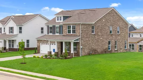 Exterior - 1321 Essem Dr, Murfreesboro, TN 37130 photo 3 of 9