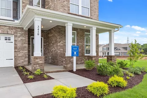 Exterior - 1321 Essem Dr, Murfreesboro, TN 37130 photo 5 of 9