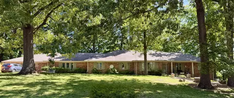 329 Fairway Dr, Clarksville, TN 37043