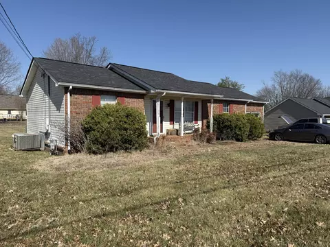 1002 Sunday Silence Dr, Greenbrier, TN 37073
