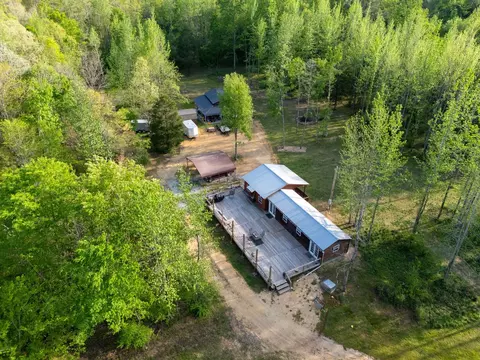 664 Russ Valley Rd, Lobelville, TN 37097