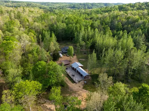 664 Russ Valley Rd, Lobelville, TN 37097