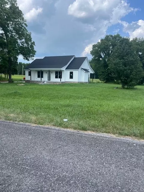 1798 Twin Caves Dr, Lewisburg, TN 37091