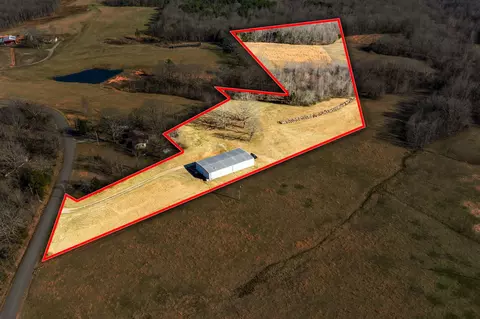 2340 Ridge Rd, Mcewen, TN 37101