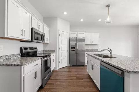 Kitchen - 26 Mimosa Dr, Decherd, TN 37324 photo 1 of 3