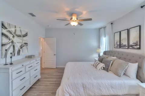 Bedroom - 26 Mimosa Dr, Decherd, TN 37324 photo 6 of 9