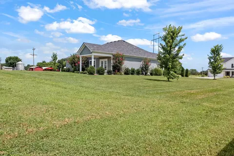 Exterior - 26 Mimosa Dr, Decherd, TN 37324 photo 7 of 9