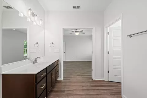 Entry Way - 26 Mimosa Dr, Decherd, TN 37324 photo 11 of 13