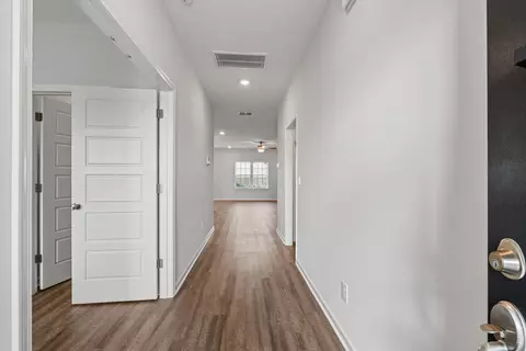 Entry Way - 26 Mimosa Dr, Decherd, TN 37324 photo 2 of 13