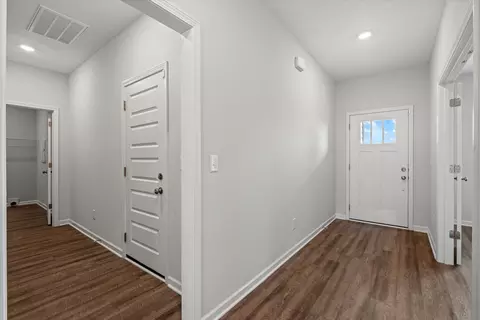 Entry Way - 26 Mimosa Dr, Decherd, TN 37324 photo 1 of 13