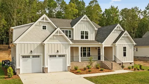 3087 Poe Rd, Soddy Daisy, TN 37379